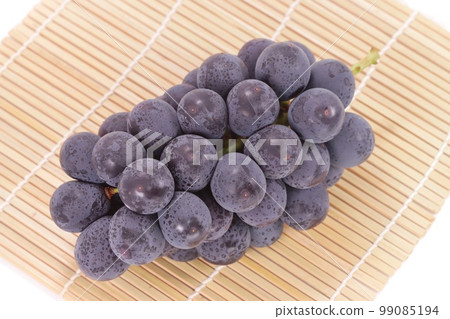 Kyoho grapes, dark purple grapes, 1 bunch 99085194