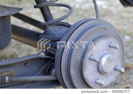 Automobile underbody maintenance (around suspension) 99086757