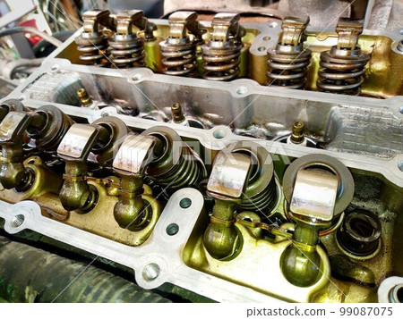 拆下搖臂驅動型雙頂置凸輪軸發動機的凸輪蓋...氣缸蓋 拆下搖臂驅動型雙頂置凸輪軸發動機的凸輪蓋...氣缸蓋 99087075