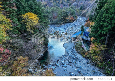 [Gifu] The highly transparent Tsukechi River and Tsukechi Gorge shine in emerald green, so beautiful and soothing, and the rock fish is also delicious. 99090294