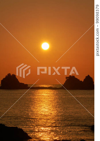 Sunrise at Tahara Beach 99098379