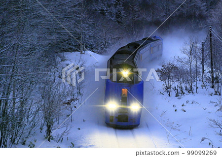 冬季在宗谷本線運行的“特快Sarobetsu” 冬季在宗谷本線運行的“特快Sarobetsu” 99099269