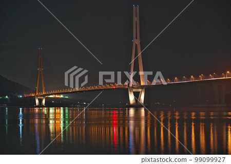 【多多羅橋(夜景)】位置:愛媛縣今治市神浦町井口 【多多羅橋(夜景)】位置:愛媛縣今治市神浦町井口 99099927