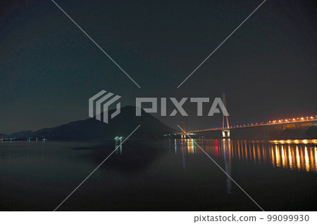 [Tatara Bridge (night view)] Location: Iguchi, Kamiura-cho, Imabari City, Ehime Prefecture 99099930