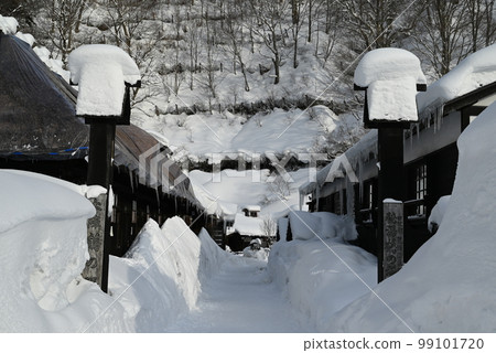 [Akita Prefecture, Semboku City] Nyuto Hot Spring Village Tsurunoyu Onsen 99101720
