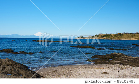 Shonan in winter (you can see Mt. Fuji) 99102495