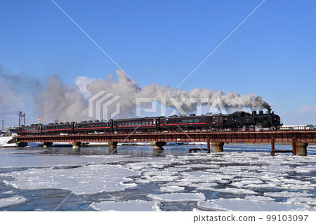 Senmo Main Line Kushiro - Higashi Kushiro JR Hokkaido C11-171 + Series 14 + Suhashi 44 SL Winter Marsh Senmo Main Line Kushiro - Higashi Kushiro JR Hokkaido C11-171 + Series 14 + Suhashi 44 SL Winter Marsh 99103097