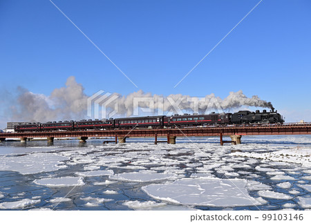 Senmo Main Line Kushiro - Higashi Kushiro JR Hokkaido C11-171 + Series 14 + Suhashi 44 SL Winter Marsh 99103146