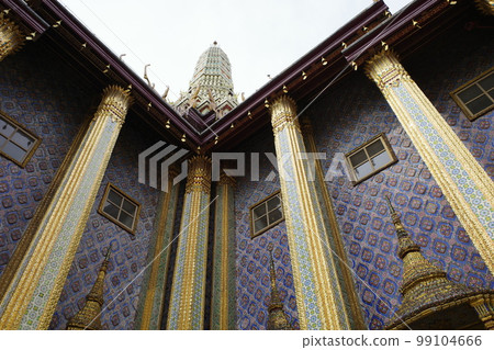 Building inside Wat Phra Kaew, Thailand Building inside Wat Phra Kaew, Thailand 99104666
