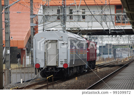 Tohoku Main Line Toro Station Cassiopeia Backup Power Supply Car Kaya 27 99109972