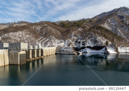 Yamba Dam in the Snow, Naganohara Town, Gunma Prefecture 99110447