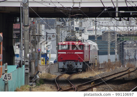 Tohoku Main Line Toro Station EF81 and Kaya 27 Tohoku Main Line Toro Station EF81 and Kaya 27 99110697
