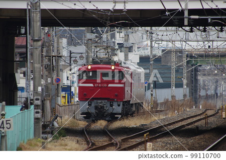 東北本線登呂站 EF81 和 Kaya 27 99110700