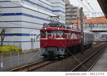 東北本線登呂站 EF81 和 Kaya 27 99111755