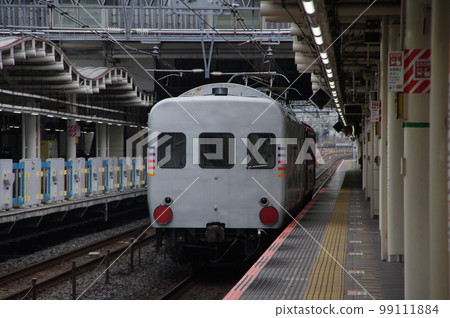 東北本線埼玉新都心站仙后座備用電源車Kaya 27 99111884