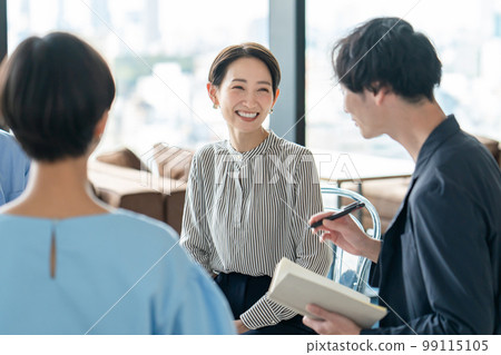 Business discussion circle 99115105