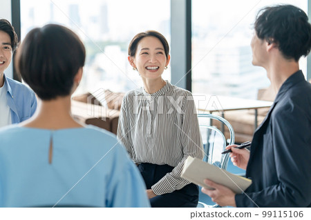 Business discussion circle Business discussion circle 99115106