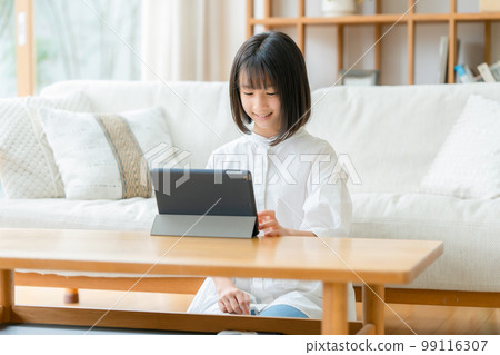 tablet living girl 99116307