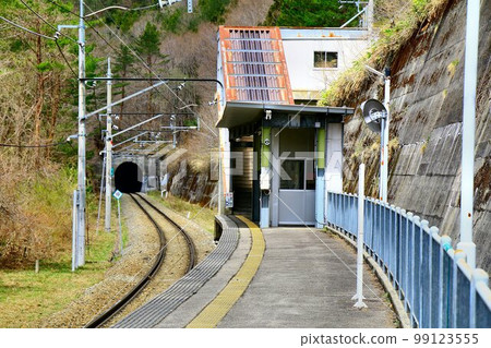 Oga-kogen 站，從淺草乘坐火車可到達... 99123555