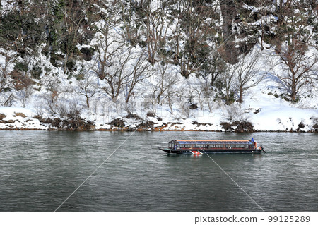 Winter Mogami River boat descent Winter Mogami River boat descent 99125289