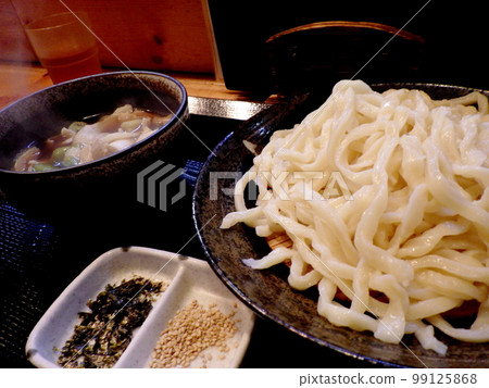 Musashino Udon Udon Noodles with Meat and Green Onions Handmade Udon Udon 99125868
