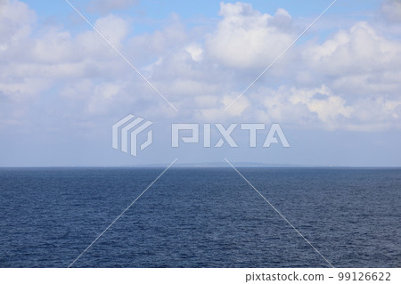 Kouri Island on the Okinawa Hokkori Motobu Peninsula in winter 99126622