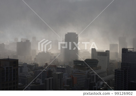 Winter in Osaka, where the snow flutters, urban area 99126902