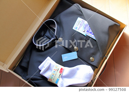 為升初中做準備的全新校服 99127508