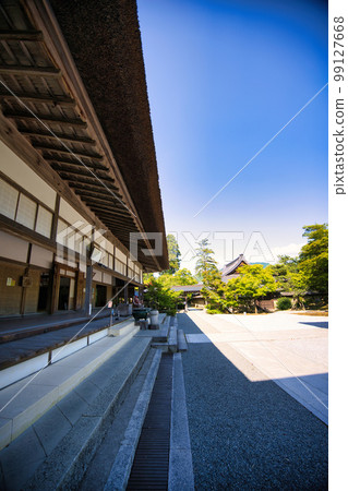 Eigenji Temple in Shiga Prefecture with its fresh greenery 99127668