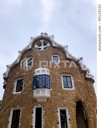 [Spain] Park Guell, the exterior of the administration office that looks like a candy house (Barcelona) 99128585