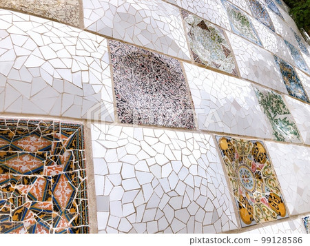 [Spain] Colorful tiles on the outer wall of Park Guell (Barcelona) 99128586