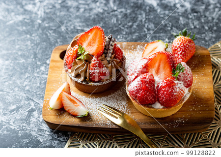 草莓撻咖啡館 99128822