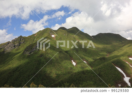 從新道路線眺望斜里山山頂 從新道路線眺望斜里山山頂 99129380