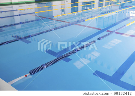 健身俱樂部泳池 99132412