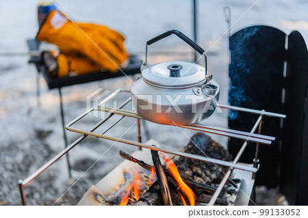 Bonfire Outdoor tools Kettle kettle image material Bonfire Outdoor tools Kettle kettle image material 99133052