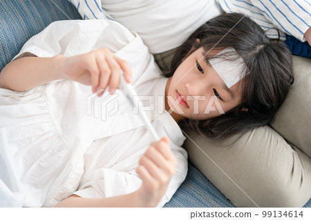 體溫計發燒降溫片少女 99134614