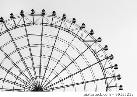 Monochrome Ferris wheel Monochrome Ferris wheel 99135232