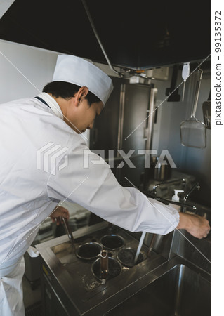 一個廚房 99135372