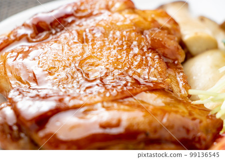照燒雞肉牛排。 照燒雞肉牛排。 99136545