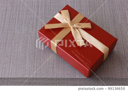 A red gift A red gift 99136650