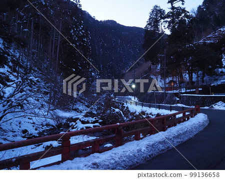 貴船神社之路(冬/雪/京都) 貴船神社之路(冬/雪/京都) 99136658