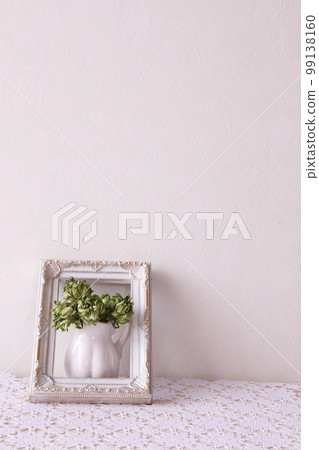 dried flowers of green spray roses dried flowers of green spray roses 99138160