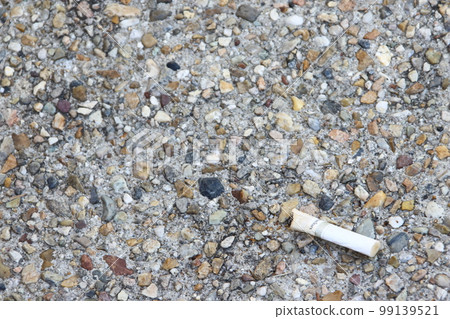 Littering of cigarettes 99139521