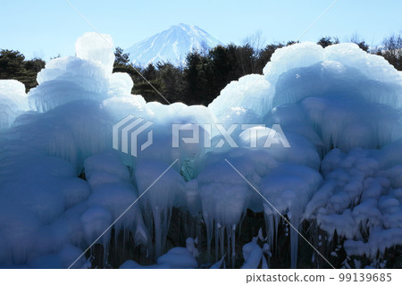 冰缸和富士 99139685