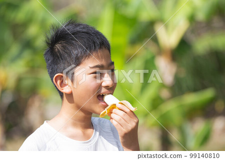 吃海島香蕉的男孩 99140810