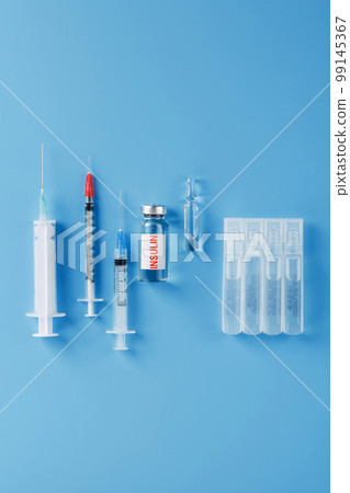 Ampoule bottle with insulin, needles and syringes for medical subcutaneous injection 99145367