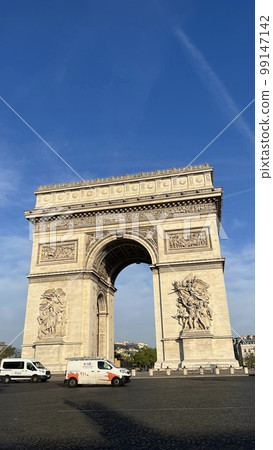 Arc de Triomphe in Paris 99147142