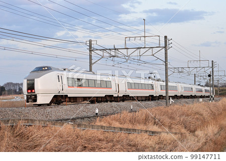 高崎線本所~岡部 JR 東日本 651 系 1000 系 OM206 編隊(大宮)草津赤木 高崎線本所~岡部 JR 東日本 651 系 1000 系 OM206 編隊(大宮)草津赤木 99147711