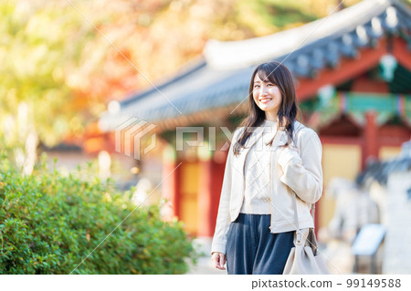 Girls' trip travel young woman Girls' trip travel young woman 99149588
