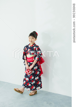 穿著浴衣的小學生 99150848